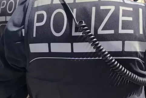 Die Polizei ermittelt noch, wie der Unfall genau passieren konnte.  Foto: Hartschuh