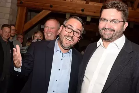 Die FWG-Macher Marc Weigel (links) und Christoph Bachtler nach der OB-Wahl 2017.  ArchivFoto: LM