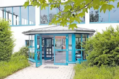 Wieder genug Personal im Einsatz: Das Mutterstadter Aquabella konnte gestern den Badebetrieb aufnehmen.