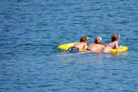 In Rheinland-Pfalz kann nach Lust und Laune gebadet werden. Die meisten Badeseen wurden als unbedenklich eingestuft. Symbolfoto:
