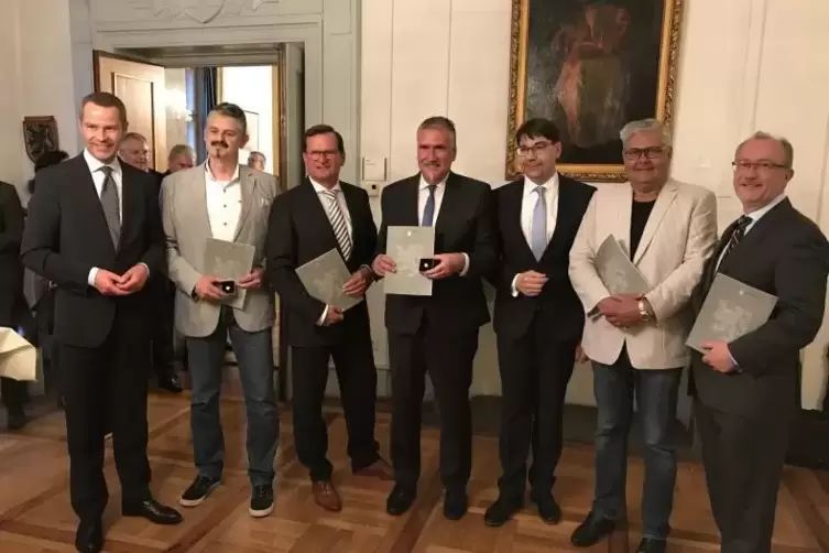 Engagiert für die Bürger (von links): Bürgermeister Maximilian Ingenthron, Michael Scheid, Jürgen Doll, Rudi Klemm, Oberbürgerme