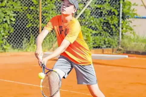 Der Altriper Luis Jourdan kam ins Finale der U12, verlor dann aber gegen den Grünstadter Emil Heppes 2:6, 1:6.
