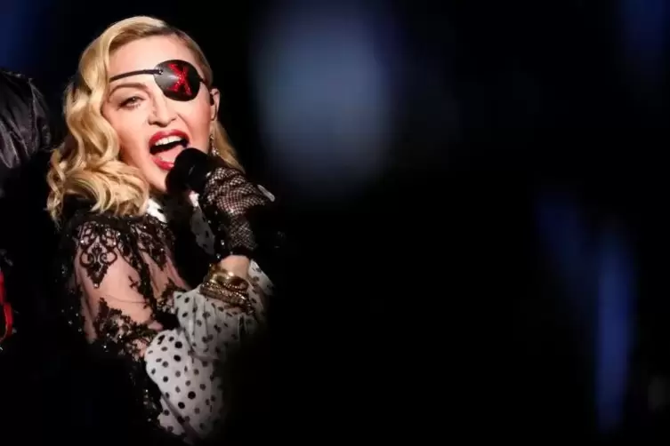 Die Augenklappe verweist auf den Albumtitel: „Madame X“ heißt das neue, eher mittelmäßige Werk von Madonna, hier bei einem Auftr