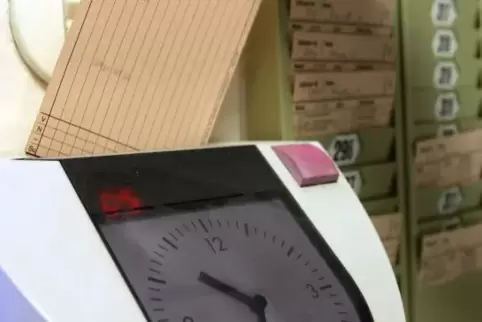 Viele Behörden und große Unternehmen haben bereits Zeiterfassungssysteme. Probleme wird das Urteil den Kleinen bereiten.  Foto: 
