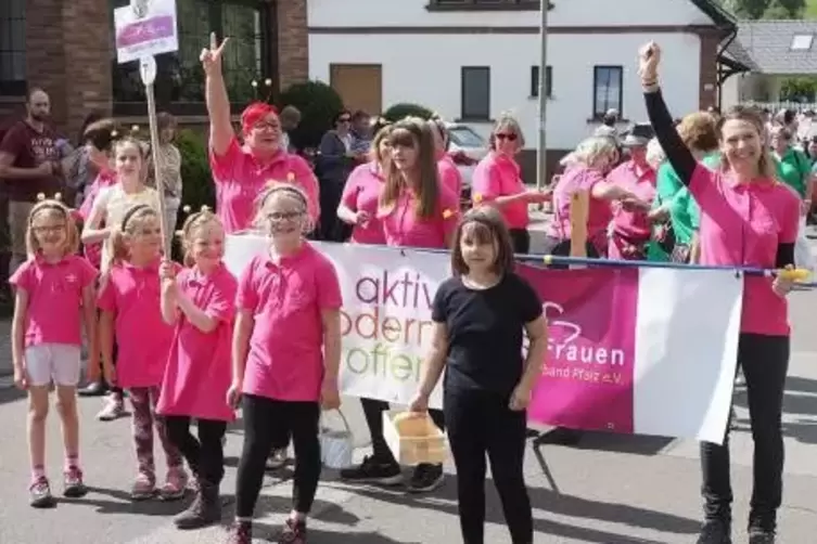 ... die Kr&auml;henberger Landfrauen, ... Foto: Moschel