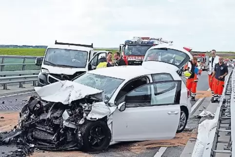 Völlig zerstört wurde der Wagen der beiden Frauen.
