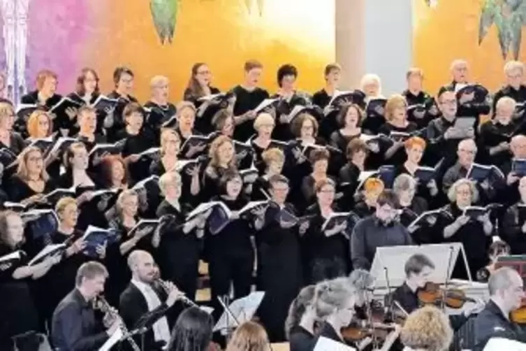 Beeindruckend: der Beethovenchor und die Kammerphilharmonie in der Ludwigshafener Friedenskirche.