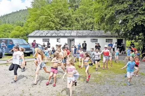 Nach dem Gruppenfoto gab’s eine ordentliche Wasserschlacht.
