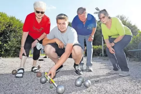 Maßarbeit: Hilde Reitmeier, Jan Wimer, Wilhelm Hamleser und Rita Bernhart (von links).
