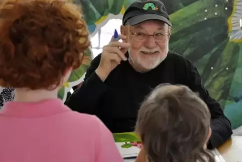 Mit der „Raupe Nimmersatt“ schuf Eric Carle eines der berühmtesten Kinderbücher überhaupt. Foto: Kristin Angel/The Eric Carle Mu