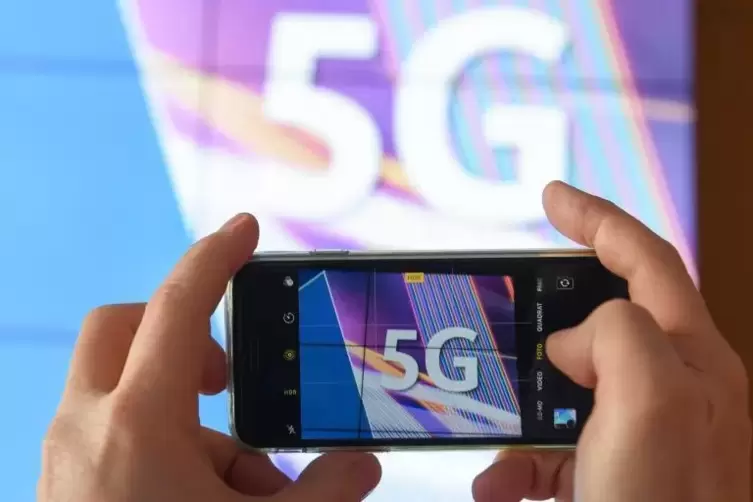 5G ist ein Mobilfunkstandard, mit dem riesige Datenmengen schnell übertragen werden können. Foto: dpa
