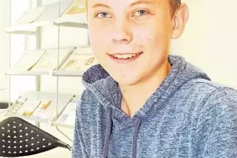 Ein Tag für Afrika: Christian Henne mit seinem Lohn.