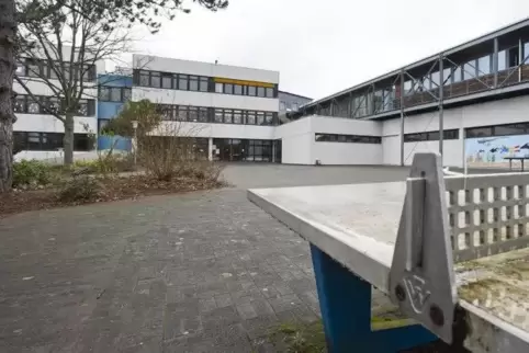 Ab dem Schuljahr 2020/21 könnte die Realschule plus in Weilerbach Ganztagsschule werden.  Archivfoto: VIEW