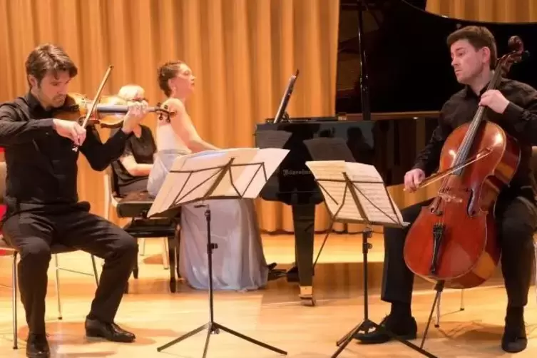 Spielte auf höchstem musikalischen und technischen Niveau: das Sota Piano Trio. Foto: Sayer