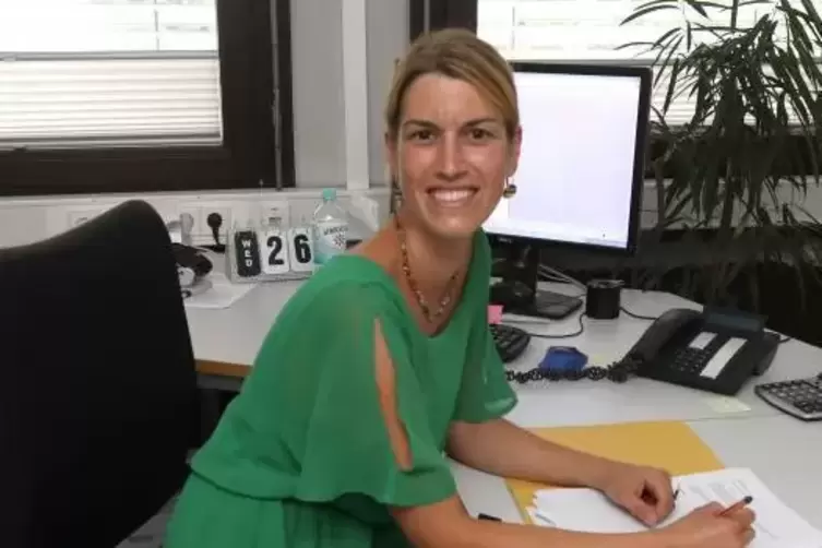 Die neue B&uuml;roleiterin der Verbandsgemeindeverwaltung Bellheim: Eva Herzog.  Foto: van