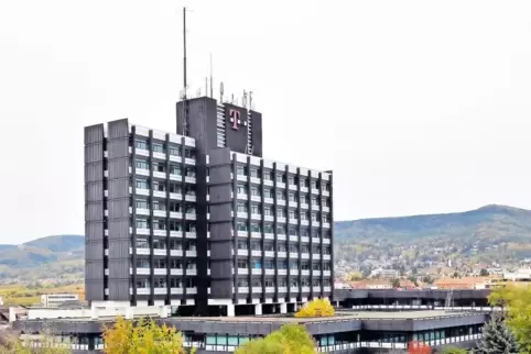 Das Neustadter Telekom-Hochhaus war drei Jahre lang ein Verwaltungssitz der Median-Gruppe.