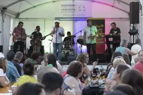 Feuriger Musikmix mit Botschaft: Riddim Posse. Foto: VIEW