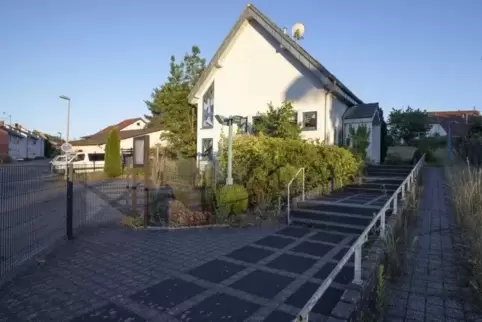Ganz in der Nähe des Seewoogs liegt die frühere neuapostolische Kirche Miesenbach, die als Kita-Provisorium dienen soll.  Foto: 