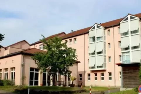 Die Bewohner des Caritas-Altenzentrums Maria Rosenberg sollen Ende März 2020 in eine neue Caritas-Einrichtung in Landstuhl umzie