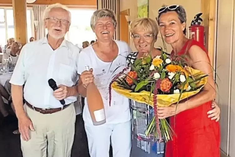 Glückliche Gesichter beim GC am Donnersberg, von links: Clubpräsident Werner Prätorius, Karin Danner, Ulrike Körper (Clubmanager
