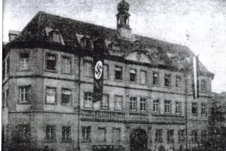Die Nachrichtenkaserne in Neustadt an der Haardt diente 1933 als provisorisches Konzentrationslagerfür politische Gefangene, auc