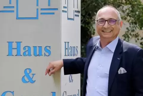 Hat den Wechsel von der Bank in den Verein Haus und Grund nicht bereut: Ralf Hummel. Foto: Lenz