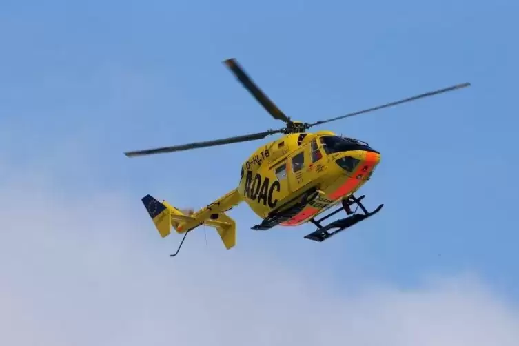 Mit einem Rettungshubschrauber wurde der schwerverletzte 17-Jährige in die Uni-Klinik Homburg geflogen.  Symbolfoto: dpa 