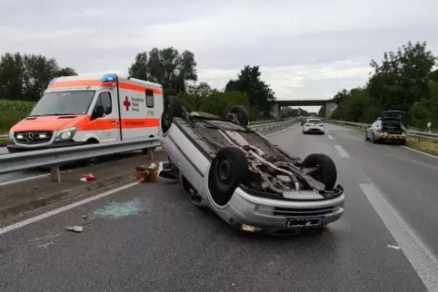 Wann die Strecke wieder frei ist, ist noch unklar.  Foto: Polizei