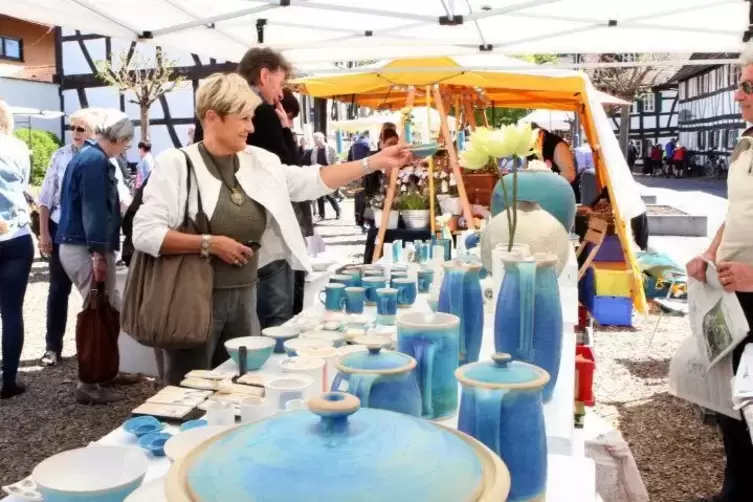 Der Kandeler T&ouml;pfermarkt ist einer der neueren M&auml;rkte.  Foto: Iversen