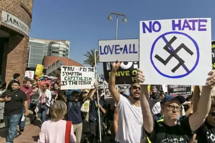 Ein Neonazi fuhr im August 2017 in eine Demonstration gegen Rechtsextremismus und t&ouml;tete eine Frau.  Foto: dpa