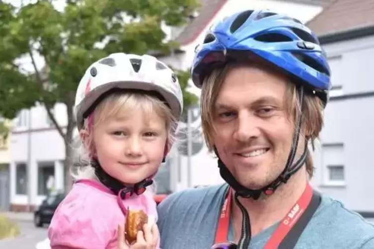 Thomas Lutz mit Tochter Lana  Foto: enk
