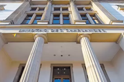 Im Saarländischen Landtag befasste sich der Sozialausschuss gestern mit dem möglichen Kindesmissbrauchs am Uniklinikum Homburg.
