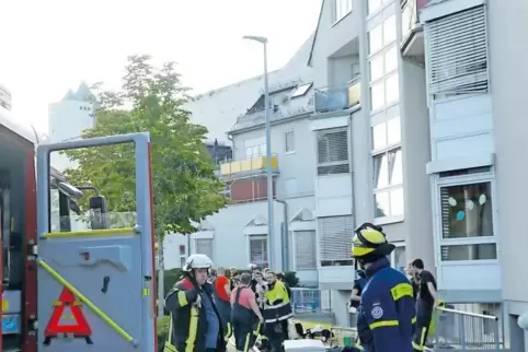 Die Feuerwehr konnte den Brand in der Asylbewerber-Notunterkunft rasch löschen.