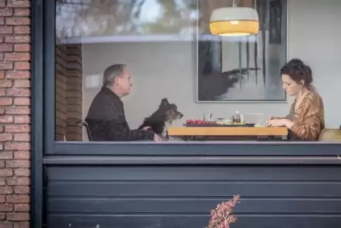 Rainer Kaufmanns neuer Film „Und wer nimmt den Hund?“ mit Martina Gedeck und Ulrich Tukur läuft zur Regiepreisverlehung an ihn a