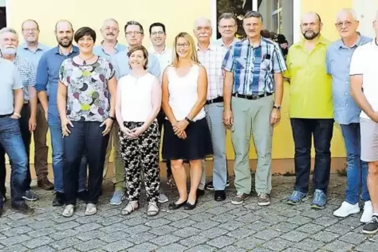 Der neue Gemeinderat (von links): Christoph Stumpf, Uwe Scheithe, Dieter Moll, Karl Landfried, Florian Steller, Eva Bundenthal, 