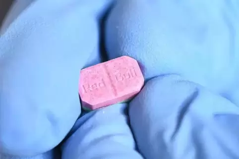 Die Polizisten fanden in der Wohnung Ecstasy (Symbolbild) und Marihuana. Foto: dpa