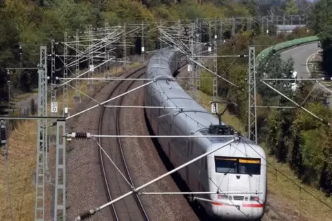 Von den Bauarbeiten sind nicht nur die ICE von Mannheim nach Stuttgart betroffen, sondern auch die nach Karlsruhe und Basel.  Fo