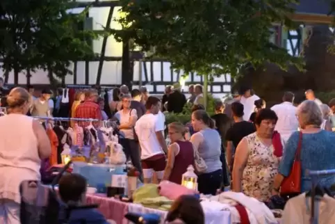 Vor drei Jahren war auf dem Nachtflohmarkt viel los.  Foto: Iversen