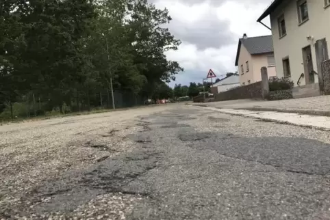 Der erste Bauabschnitt in der Heltersberger Seebergstraße verläuft von der Zufahrt Ringstraße bis zur Einmündung „An der Steige“