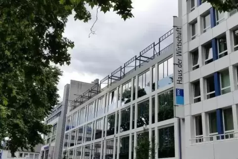 Die Industrie- und Handelskammer der Pfalz in Ludwigshafen dokumentiert erstellt die Arbeitgeberrangliste zum vierten Mal.  Foto