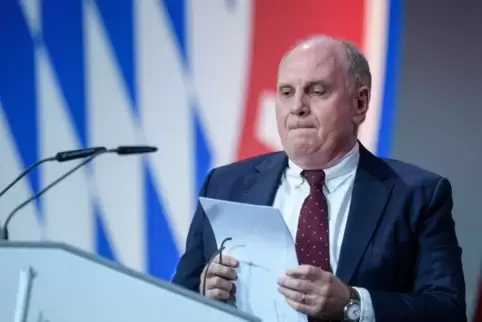 Schluss mit Bayern für Uli Hoeneß - zumindest in offizieller Funktion? Foto: Matthias Balk/dpa