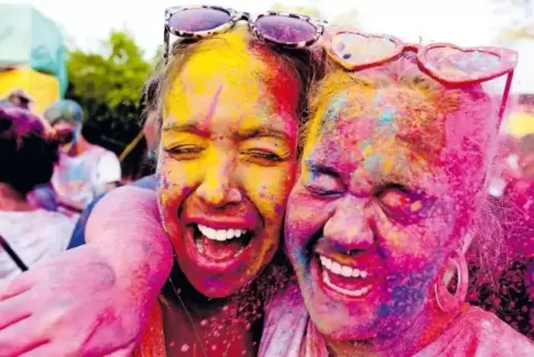 Holi-Festivals: fröhlicher Partyspaß mit viel House-Musik.