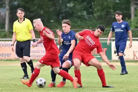 Eröffnet das sportliche Programm: ASV Speyer II, hier gegen Heiligenstein II. Foto: Lenz