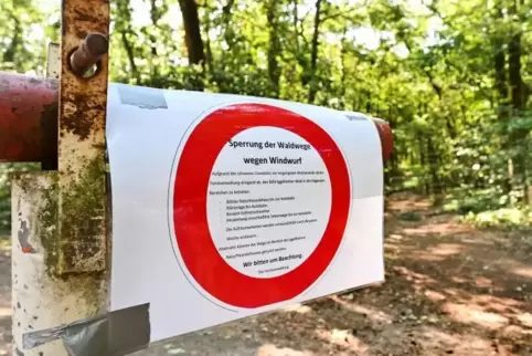 Zutritt verboten: ein Hinweisschild im Wald bei Iggelheim. Foto: Lenz