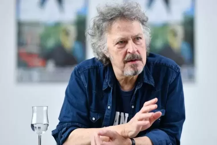 Den S&auml;nger Wolfgang Niedecken kennt Karin Arns-Germann vom Studium in K&ouml;ln. Am 11. August spielt er mit BAP in Worms.  Foto: Uwe