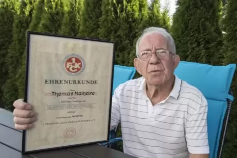 Immer noch stolz auf die Auszeichnung des 1. FCK: Tomas Malheiro. Foto: VIEW