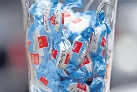 Voller Aroma: Eisbonbons im Pfälzer Dubbeglas.