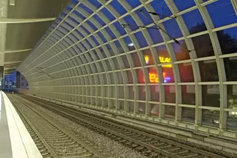 Polizei, Bahn und Ordnungsamt wollen künftig gemeinsam den S-Bahnhof überwachen. Archivfoto: Kunz