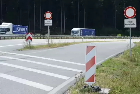 Die Polizei kontrolliert häufig auf der B 10 bei Hinterweidenthal (hier in Richtung Pirmasens).  Foto: Seebald