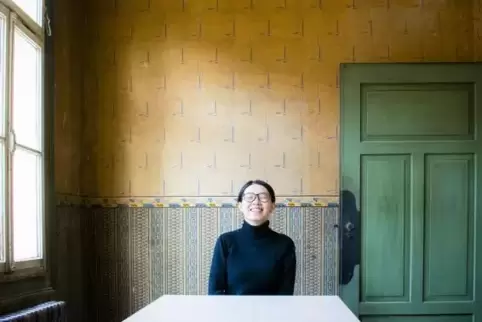 Eigentlich ist Kun Zhang studierte Schmuckdesignerin. Doch in ihren hölzernen Kleinskulpturen findet die 1990 in Peking geborene